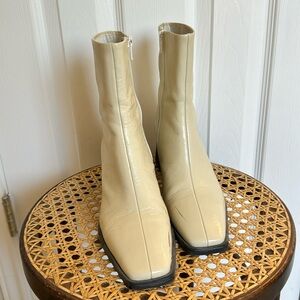 Off white leather block heel boots - Vegabond shoemakers